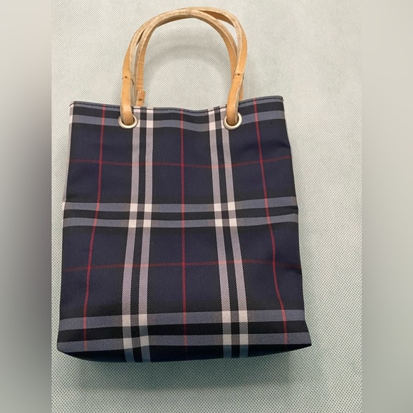 Auth Burberry 3 piece RARE Bag, long wallet& coin pouch. dust bag/box. - Picture 5 of 15